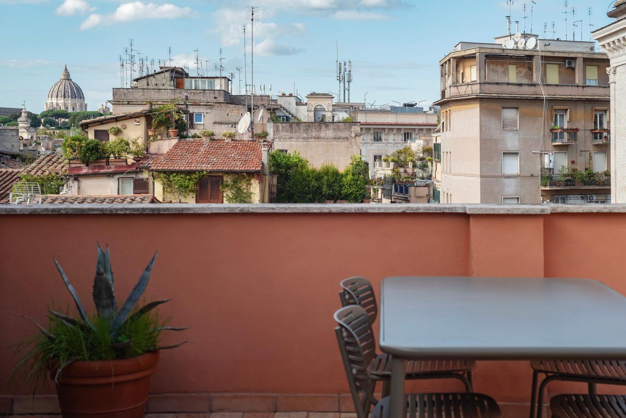 Apartment With Terrace In Via Del Pellegrino - FromhometoRzym Zewnętrze zdjęcie